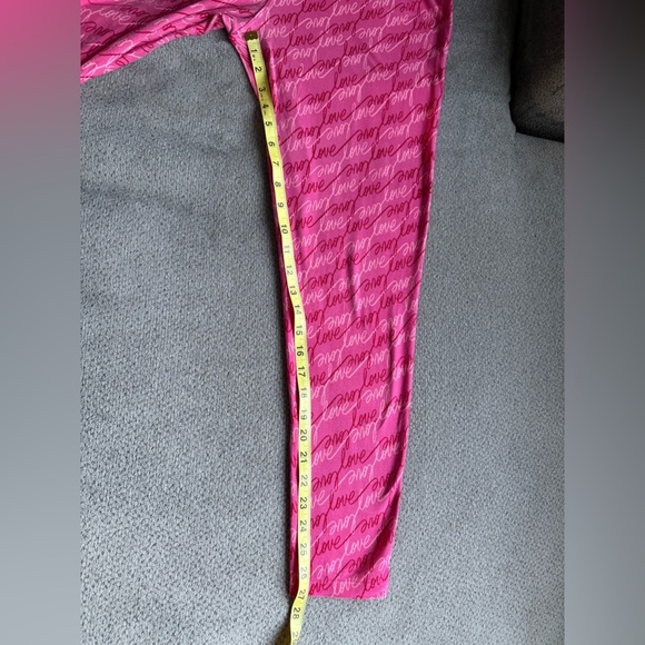 LuLaRoe Love Leggings Tall & Curvy pink Valentines‎ themed - Picture 5 of 6